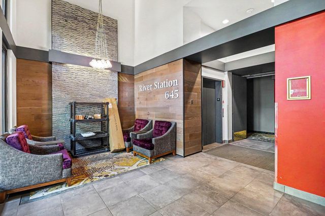 645 N 1st Street 300, Minneapolis, MN 55401