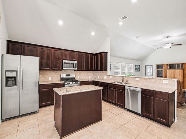 2903 Blue Mist Bend, Brookshire, TX 77423