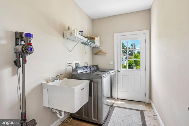 500 PARK HILL LN, Newtown Square, PA 19073
