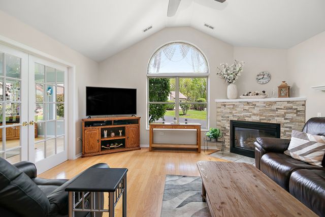 16021 S Messenger Circle, Homer Glen, IL 60491