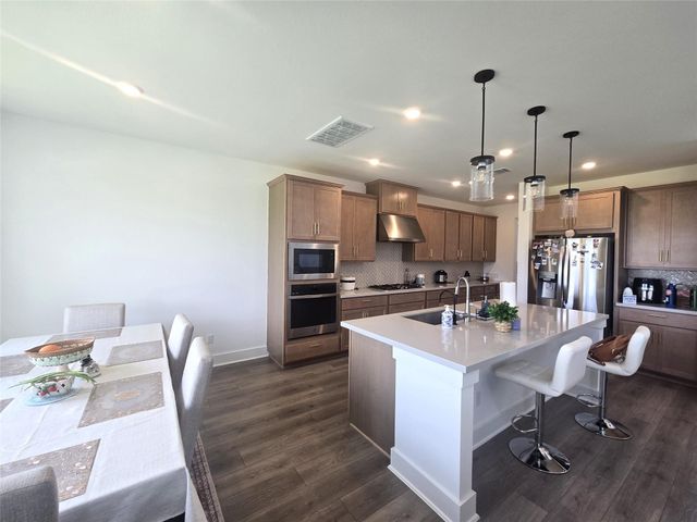 124 Ribera DR, Liberty Hill, TX 78642