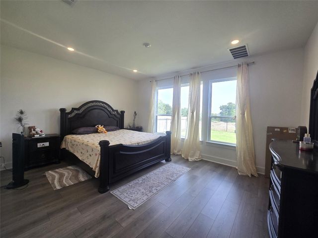 124 Ribera DR, Liberty Hill, TX 78642