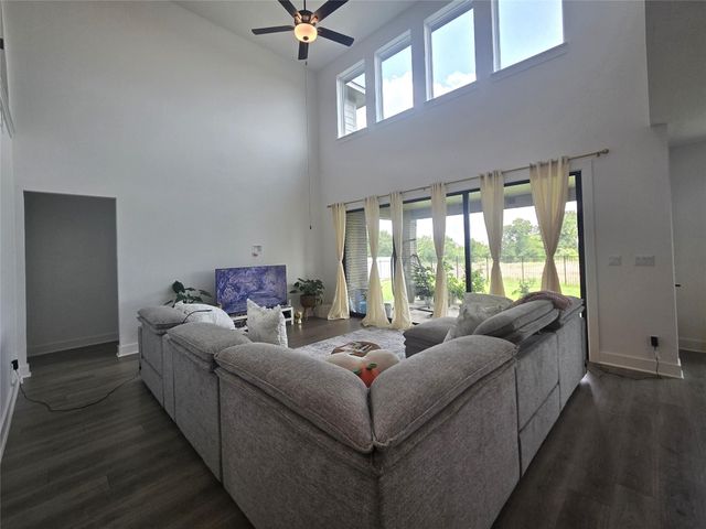 124 Ribera DR, Liberty Hill, TX 78642
