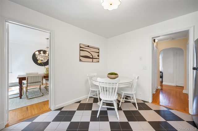 52 Midland Avenue, Bronxville, NY 10708