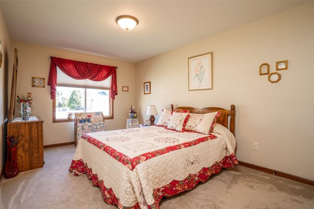 6019 Robin Road, Pleasant Hill, IA 50327