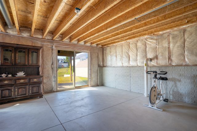 6019 Robin Road, Pleasant Hill, IA 50327