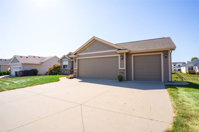 6019 Robin Road, Pleasant Hill, IA 50327