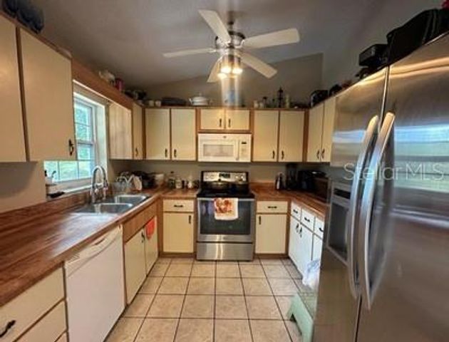 4 PINE CIRCLE DRIVE, Ocala, FL 34472