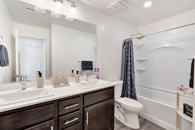 524 San Carlos Avenue, Madera, CA 93637