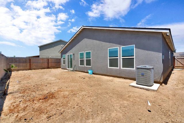 524 San Carlos Avenue, Madera, CA 93637