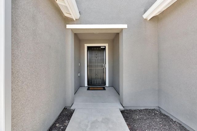 524 San Carlos Avenue, Madera, CA 93637