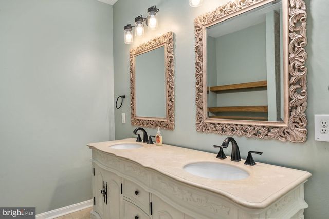 60 RIVER FALLS RD, Fredericksburg, VA 22406