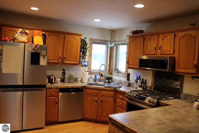 72 NW Wood Road, Rapid City, MI 49676