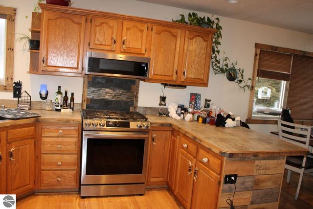 72 NW Wood Road, Rapid City, MI 49676