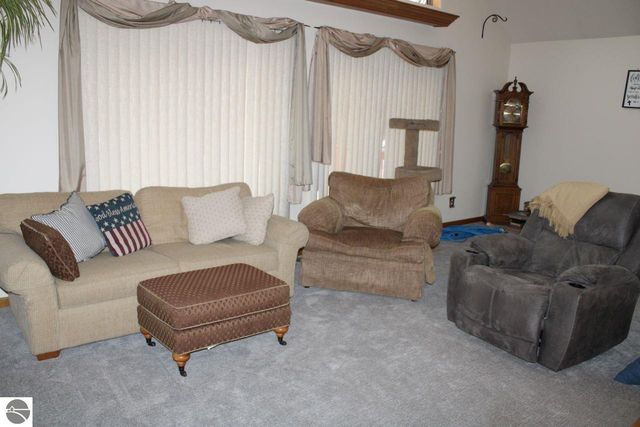 72 NW Wood Road, Rapid City, MI 49676