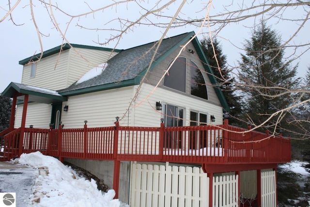 72 NW Wood Road, Rapid City, MI 49676