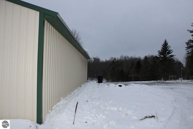 72 NW Wood Road, Rapid City, MI 49676