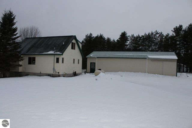 72 NW Wood Road, Rapid City, MI 49676