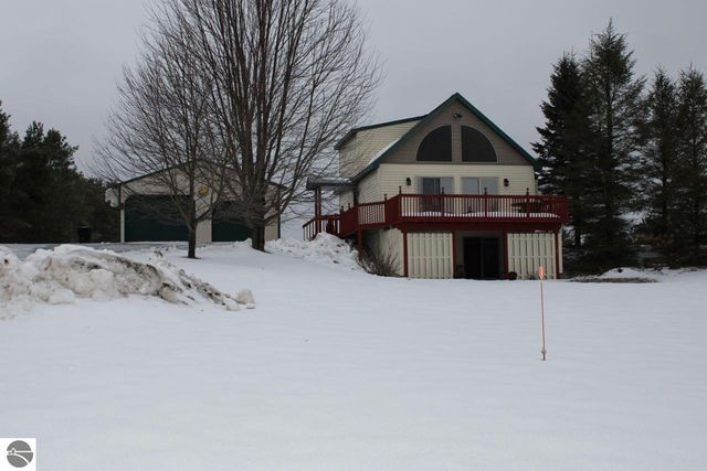 72 NW Wood Road, Rapid City, MI 49676