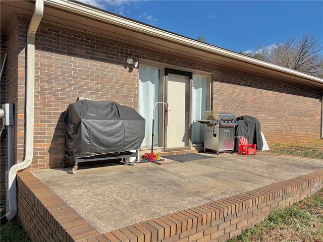 1404 Farrs Bridge Road, Easley, SC 29640