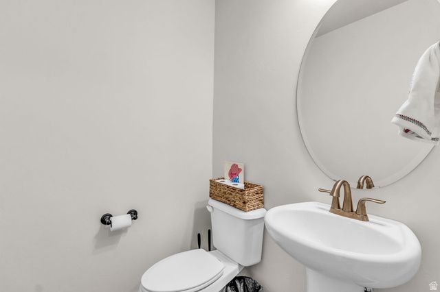 2811 S 2425 W, Syracuse, UT 84075