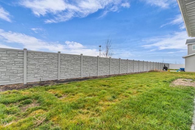 2811 S 2425 W, Syracuse, UT 84075