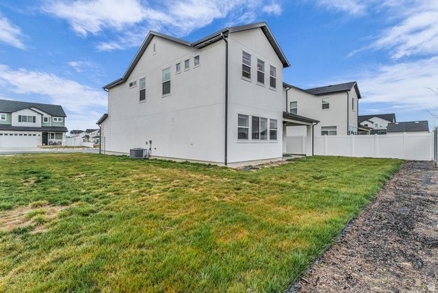 2811 S 2425 W, Syracuse, UT 84075