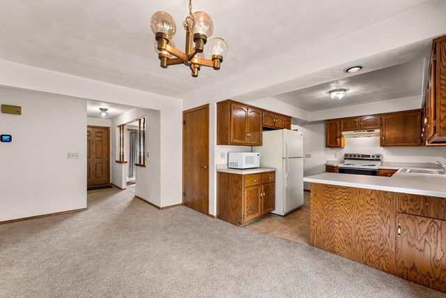 4718 W PERIWINKLE COURT, Appleton, WI 54914