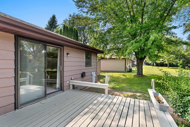 4718 W PERIWINKLE COURT, Appleton, WI 54914