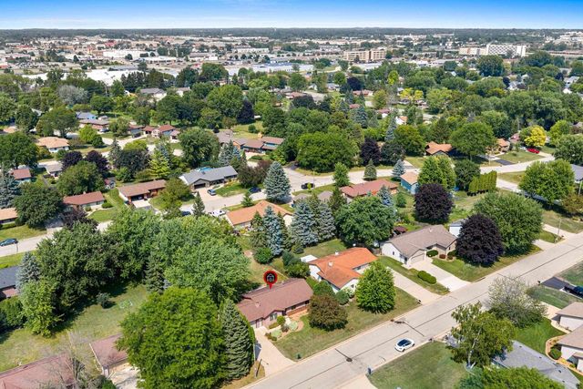 4718 W PERIWINKLE COURT, Appleton, WI 54914