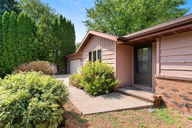 4718 W PERIWINKLE COURT, Appleton, WI 54914