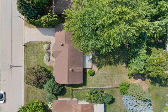 4718 W PERIWINKLE COURT, Appleton, WI 54914