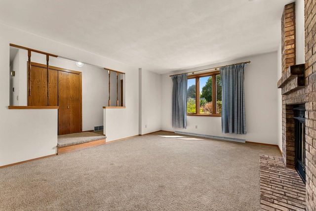 4718 W PERIWINKLE COURT, Appleton, WI 54914