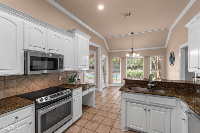 444 Grand Oaks Drive, Shreveport, LA 71106
