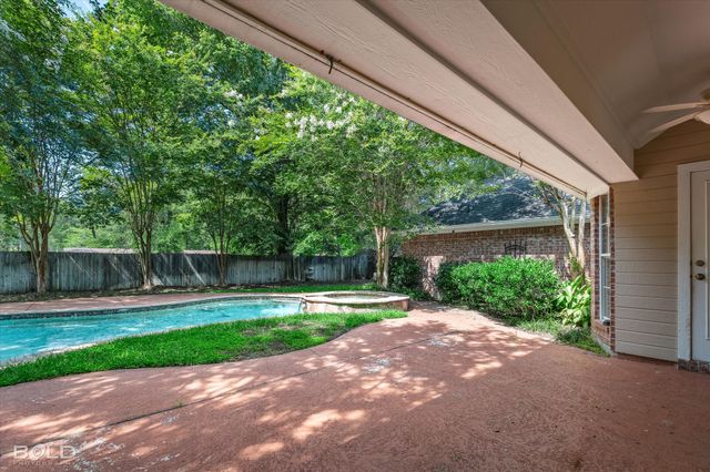 444 Grand Oaks Drive, Shreveport, LA 71106
