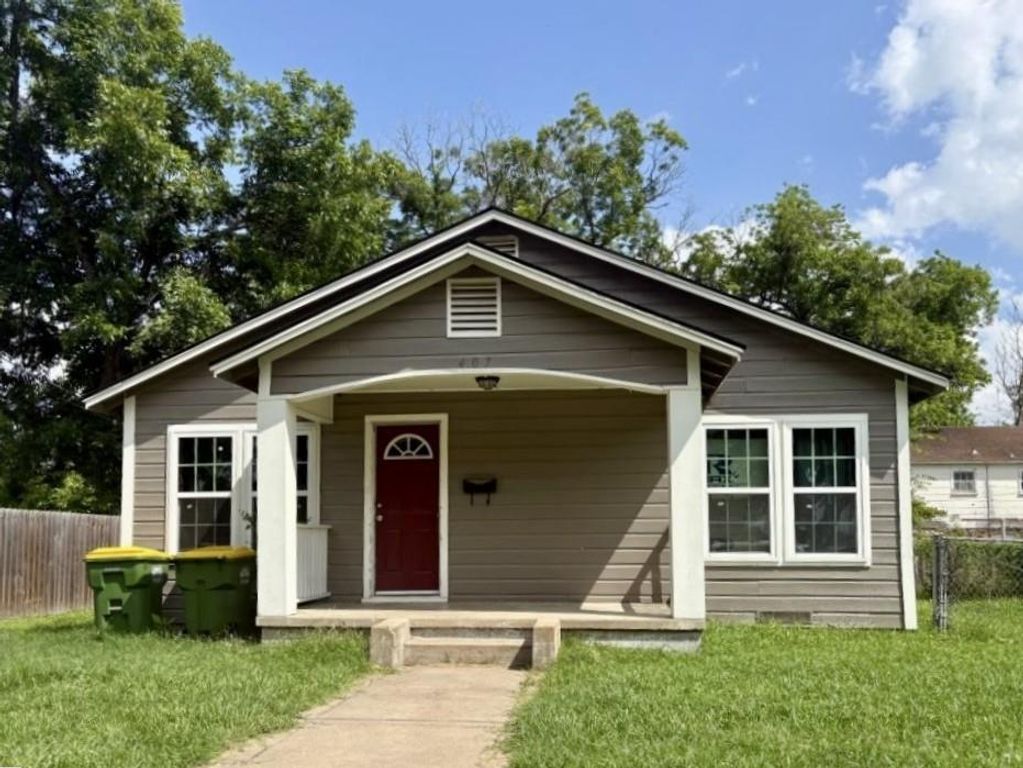 407 W Davis Street, Hearne, TX 77859