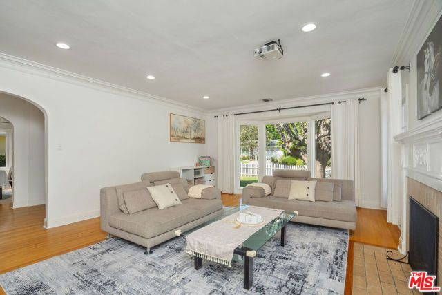 4712 Burnet Avenue, Sherman Oaks, CA 91403