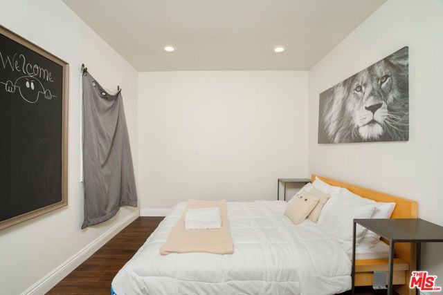 4712 Burnet Avenue, Sherman Oaks, CA 91403