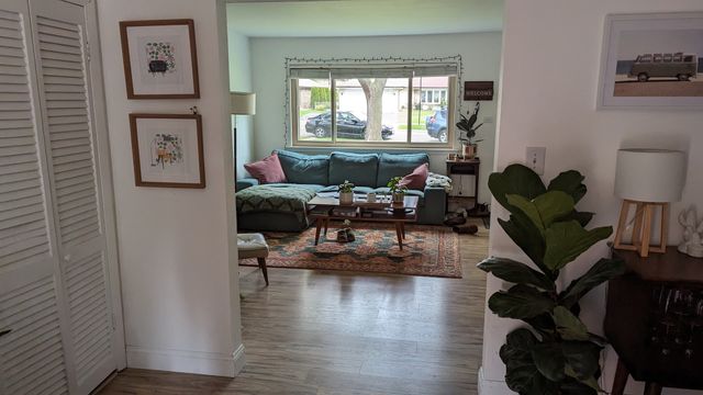 239 Dover Drive, Des Plaines, IL 60018