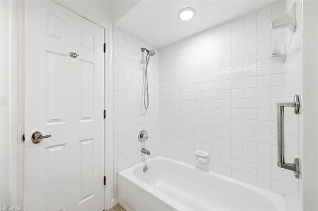 2505 Sailors WAY 129, Naples, FL 34109