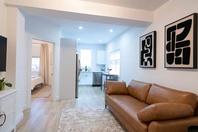 8 Enon St 103, Beverly, MA 01915