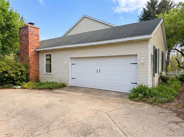6536 Mountview Court, Brighton, MI 48116