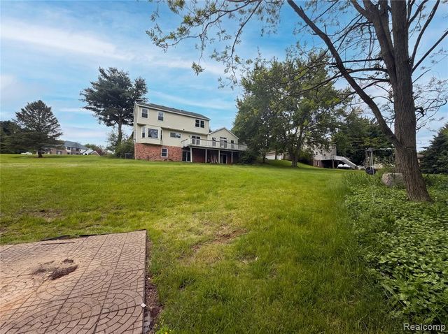 6536 Mountview Court, Brighton, MI 48116