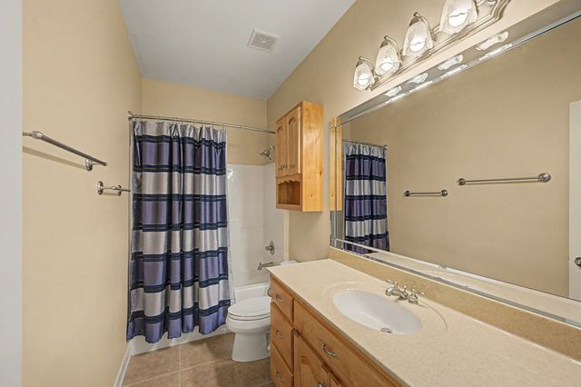 1437 Charleston Ln, Columbia, TN 38401