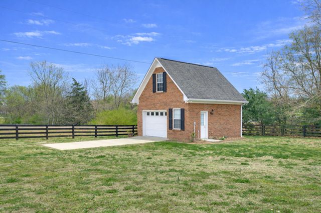 1437 Charleston Ln, Columbia, TN 38401