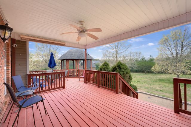 1437 Charleston Ln, Columbia, TN 38401