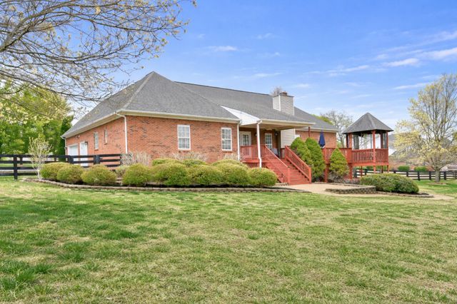 1437 Charleston Ln, Columbia, TN 38401