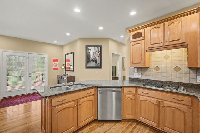 1437 Charleston Ln, Columbia, TN 38401