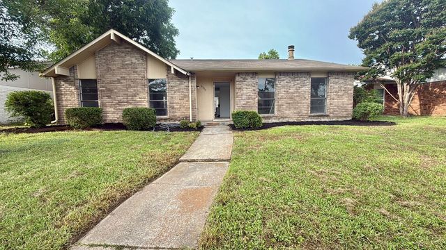 8902 Linda Vista Drive, Rowlett, TX 75088