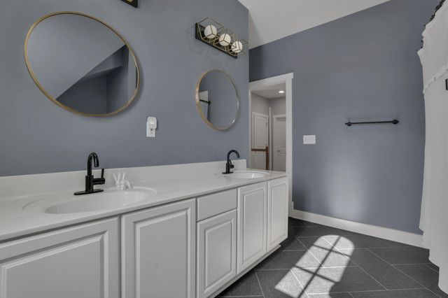 749 Covered Bridge Drive, Delaware, OH 43015